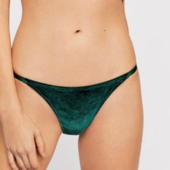 Free People  Hunter green velvet Adella bralette top and matching underwear - Picture 3 of 5